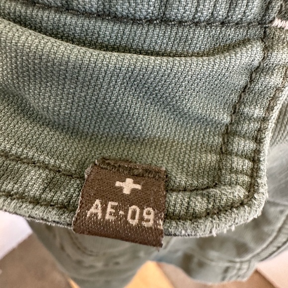 American Eagle cargo mini shorts - Picture 6 of 10